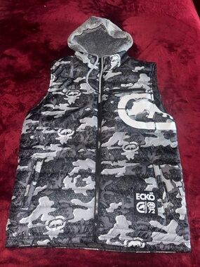 Ecko Unltd Black & Gray Camo Hooded Puffer Vest